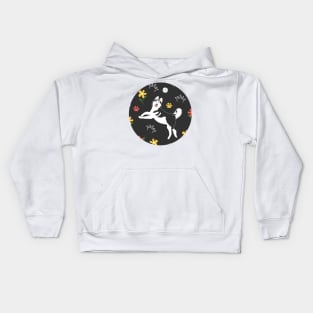 Siberian Husky Playing with Balls - Black Kids Hoodie